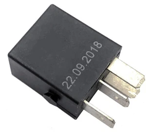 Relé automotriz 1 pieza 3q0951253 12vdc n.o 525 4 pines - Imagen 1 de 3