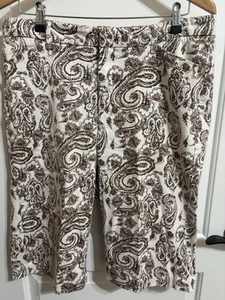 Lee Jeans One True Fit Brown & White Paisley Shorts, Capris, Pants Size M 13/14 - Picture 1 of 4