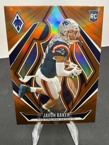 💥2024 Panini Phoenix Javon Baker Naranja Novato #195 RC New England Patriots - Imagen 1 de 2