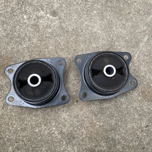 2003 HONDA S2000 DIFFERENTIAL DIFF REAR MOUNTS #148 Great Condition - Picture 1 of 4