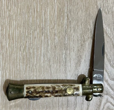 Navaja de bolsillo Kissing Crane Lockback de colección KC-46 mango de ciervo, Italia Foto 1 de 4