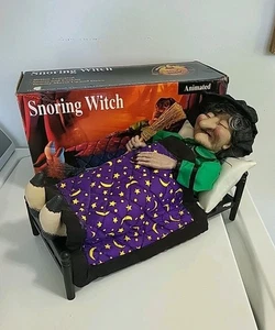 Vtg 1994 GEMMY Animated Snoring Witch Halloween Sleeping in Bed Tested Works - Picture 1 of 13