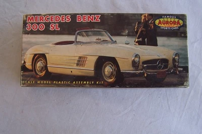 Aurora Mercedes Benz 300 SL 1/32 517-49 Model Kit 1960 Open Box XLNT Condition - Image 1 of 4