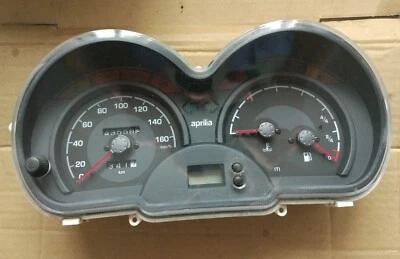 Strumentazione contachilometri per Aprilia Atlantic 125-200-250cc ( AP8127262 ) - Immagine 1 di 4