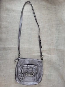 B. MAKOWSKY Silver Metallic Leather Crossbody Purse With Cheetah Print - Picture 1 of 9
