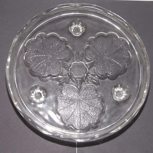 Vintage 3 Footed Glass Cake Plate with Leaf Design Clove and Raised Rim - Picture 1 of 7