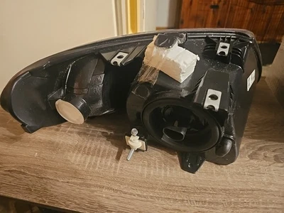 Conjunto de faróis Dodge Caravan 2001-2007 para 01-07 Dodge Caravan /01-03 Chr... - Imagem 1 de 4