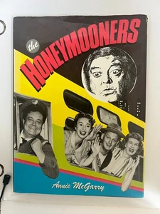 The Honeymooners Lot (commemorative coffee table book & metal lunchbox) - Picture 1 of 15