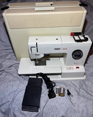 Pfaff 1222E 缝纫机带盒,新鲜维修运行顺畅, — 第 1/4 张图片