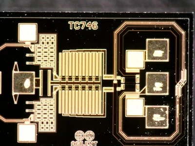 Troquel de microondas Agilent TC746 Foto 1 de 2