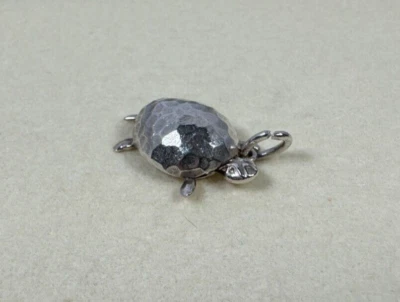 Подвеска из чистого серебра с кованой черепахой Tiffany & Co. Paloma Picasso — 4,5 грамма - Изображение 1 из 4