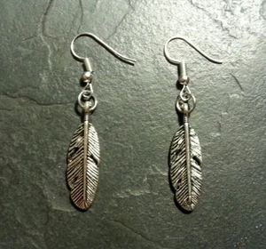 Feder Ohrringe Anhänger Charm Natur Tier Indianer Stamm Geschenk - Bild 1 von 2