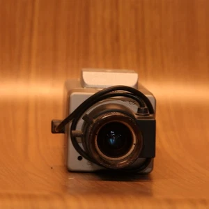 Cámara CCTV EverFocus EQ350 1/3 pulgadas color SDI cableada probada y funcionando - Imagen 1 de 8