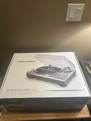 Audio-Technica AT-LP120-USB Direct-Drive Professional Turntable (USB and Analog) - Image 1 of 4
