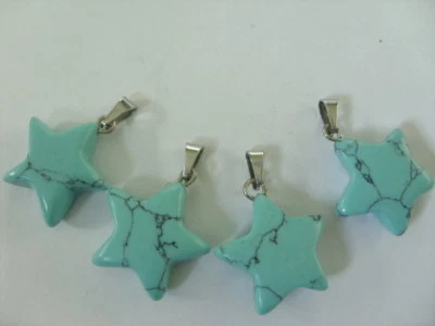 Ein 20 x 6 mm Türkis Howlith Stern mit Edelstahl Schlaufe /Öse - Bild 1 von 2