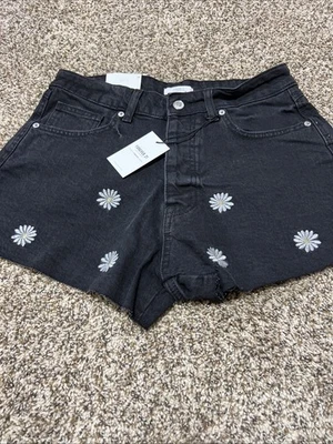 Pantalones Cortos de Denim Forever 21 Para Mujer Bordados Margaritas Deshilachados/Dobladillo Crudo Talla 29 NEGRO Foto 1 de 3