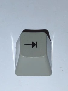IBM KEYBOARD  Wheelwriter 2 (Right Arrow) Vintage Typewriter Replacement Key - Picture 1 of 2