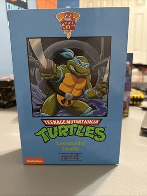 Figura de acción NECA Teenage Mutant Ninja Turtles Pizza Club Leonardo Foto 1 de 4