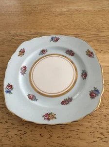 VINTAGE COLCLOUGH PALE BLUE PORCELAIN SQUARE BUTTER/SIDE PLATE WITH PINK ROSES - Picture 1 of 2