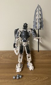 LEGO BIONICLE: Takanuva (8699) missing two pieces 