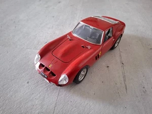 Ferrari 250 GTO, cupé, año 1962, rojo, 1:18, Bburago - Imagen 1 de 17