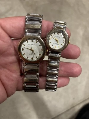 Relojes Geneva para él y para ella tono oro y plata cuarzo a juego acero inoxidable Japón Foto 1 de 4