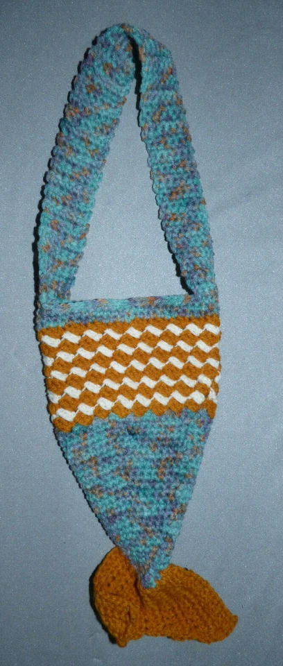 钩针美人鱼尾钱包装扮金鱼或绿色免运费美国 — 第 1/1 张图片