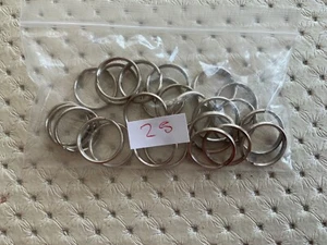 Silberfarbene Metall Spaltringe Schlüsselanhänger Creolen Schleife Sprungschlüssel 20 mm - Bild 1 von 1