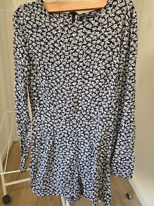 Ladies  XS SUPERDRY Play suit   / ROMPER  BLACK WHITE SMALL FLORAL long sleeve