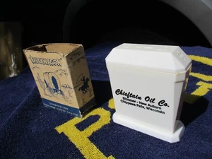 CHEIFTAIN OIL CO BLOOMER NEW AUBURN CHIPPEWA FALLS WI SALT & PEPPER CHUCKWAGON - Picture 1 of 4
