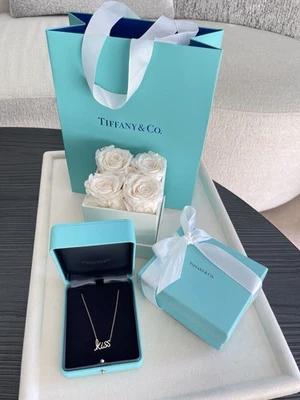 Tiffany & Co. Paloma’s Graffiti Kiss Colgante en Oro Rosa 18K 16” NUEVO $4800 Foto 1 de 4