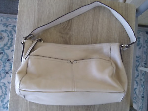 Tignanello leather handbag  Pre owned Good Condition Really Clean inside