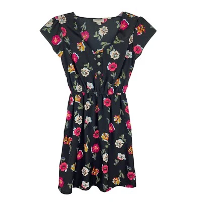 Платье Tucker for Target черное с цветочным принтом на пуговицах эластичное на талии женское размер маленький - Изображение 1 из 4