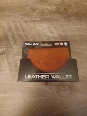 Brand New Arkansas Razorbacks Team Tan Tri-Fold Leather Wallet Cover