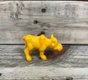 Gelbe Kuh Stier Figur Bauernhof Scheune Tier Zoo Modell stehend geschnitzt Kleinspielzeug Vintage - Bild 1 von 6