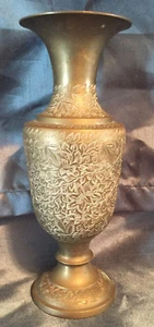 Antike Messing Vase geätzt floral Desgin weiß Akzent Indien - Bild 1 von 6