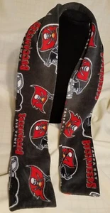 Bufanda polar hecha a mano NFL Tampa Bay Buccaneeers 58" de largo - Imagen 1 de 2