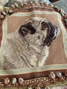 Funda de almohada Pug Dog punta de aguja 16" pompones cuadrados terciopelo cremallera trasera cachorro - Imagen 1 de 4
