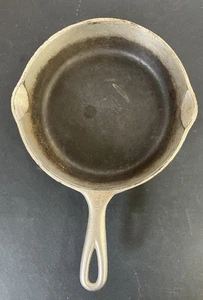 Vintage Wagner Ware Sidney Cast Iron Skillet Frying Pan 5 Double Spout 1055 A - Picture 1 of 11