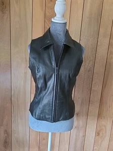 Women's Sz MED Wilson's MaXima Black Leather Motorcycle Biker Vest - Bild 1 von 6