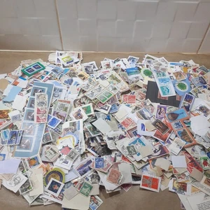 500g Mix Foreign Stamps On/Off Paper Kiloware (B) - Picture 1 of 13