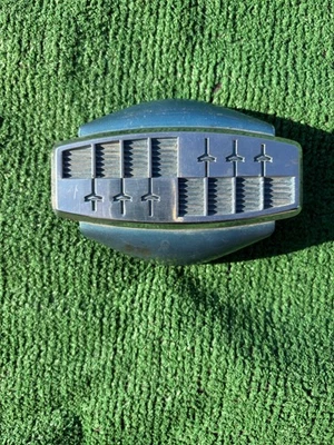 1959 1960 Chevrolet Biscayne horn button 59 60 Brookwood wagon Foto 1 de 4