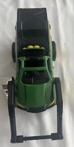 Johnny Lightning John Deere Bucket Truck Toy - Picture 1 of 6