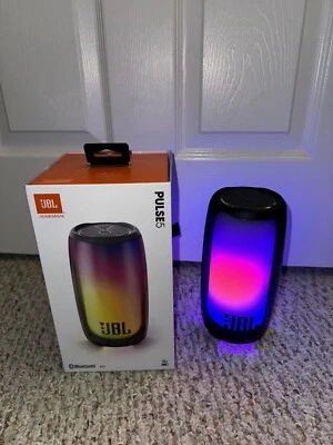 JBL Pulse 5 Tragbarer Bluetooth Lautsprecher mit Lichtshow - Schwarz NEU! Offener Karton. - Bild 1 von 4