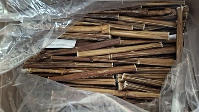 Pacote com 12 6 polegadas SÓLIDO Boef Bully STICKS Dog Treat FRESCO Natural FINO Cachorro Pequeno  - Imagem 1 de 4