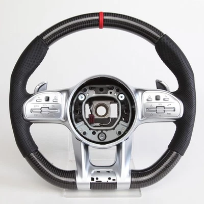 Volante de fibra de carbono para Mercedes-Benz AMG GLA 18+ con botones paletas Foto 1 de 4