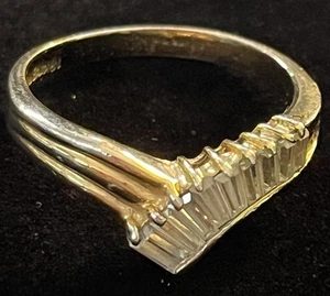 Anillo Bin26 Vintage 18K GERSC Oro 18K Baguette Circonita Cúbica Piedras Talla 8 - Imagen 1 de 4