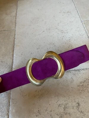 Accesorios vintage años 80 de gamuza púrpura perla hebilla dorada cinturón llamativo Foto 1 de 4