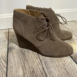 LUCKY BRAND Shylow Suede Wood Style Wedge Lace up Booties 3" Heel size 8.5 - Picture 1 of 10