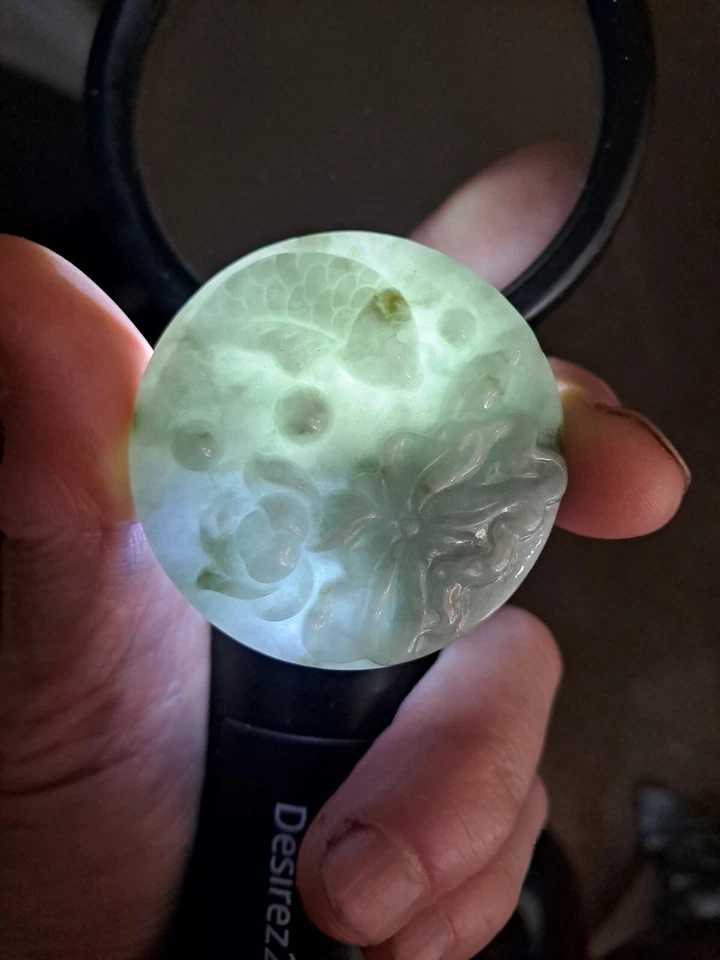 BIRMANO 240ct GRADO A CERTIFICADO JADEÍTA VERDE DOBLE CARA TALLADA "EL KOI DE LA SUERTE" Foto 1 de 4